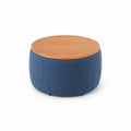 Runder Hocker mit Holzoberfläche und blauer Polsterung